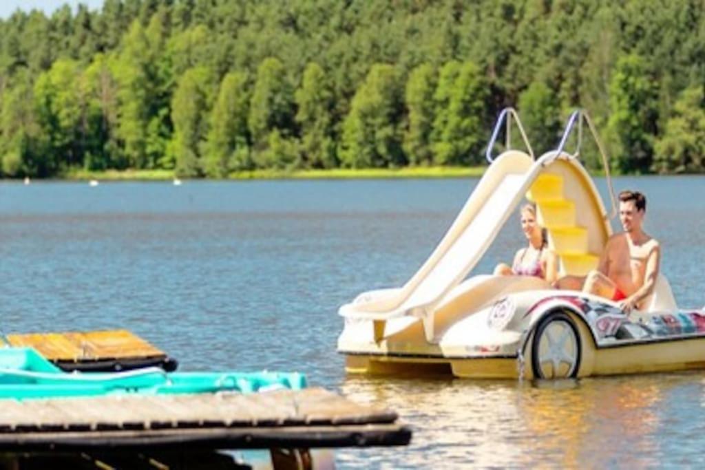 Bungalow Direkt Am See, Mit Eigenem Boot Родинг Екстериор снимка