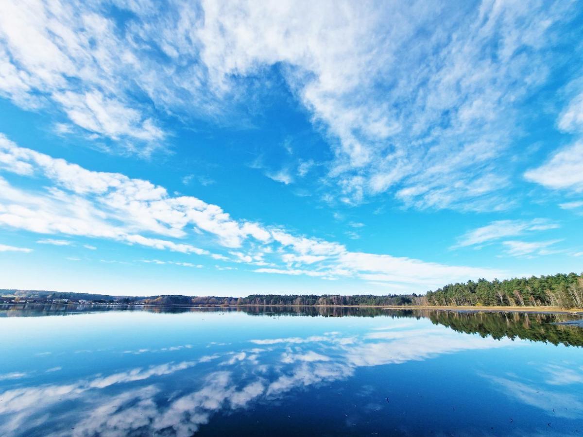 Bungalow Direkt Am See, Mit Eigenem Boot Родинг Екстериор снимка
