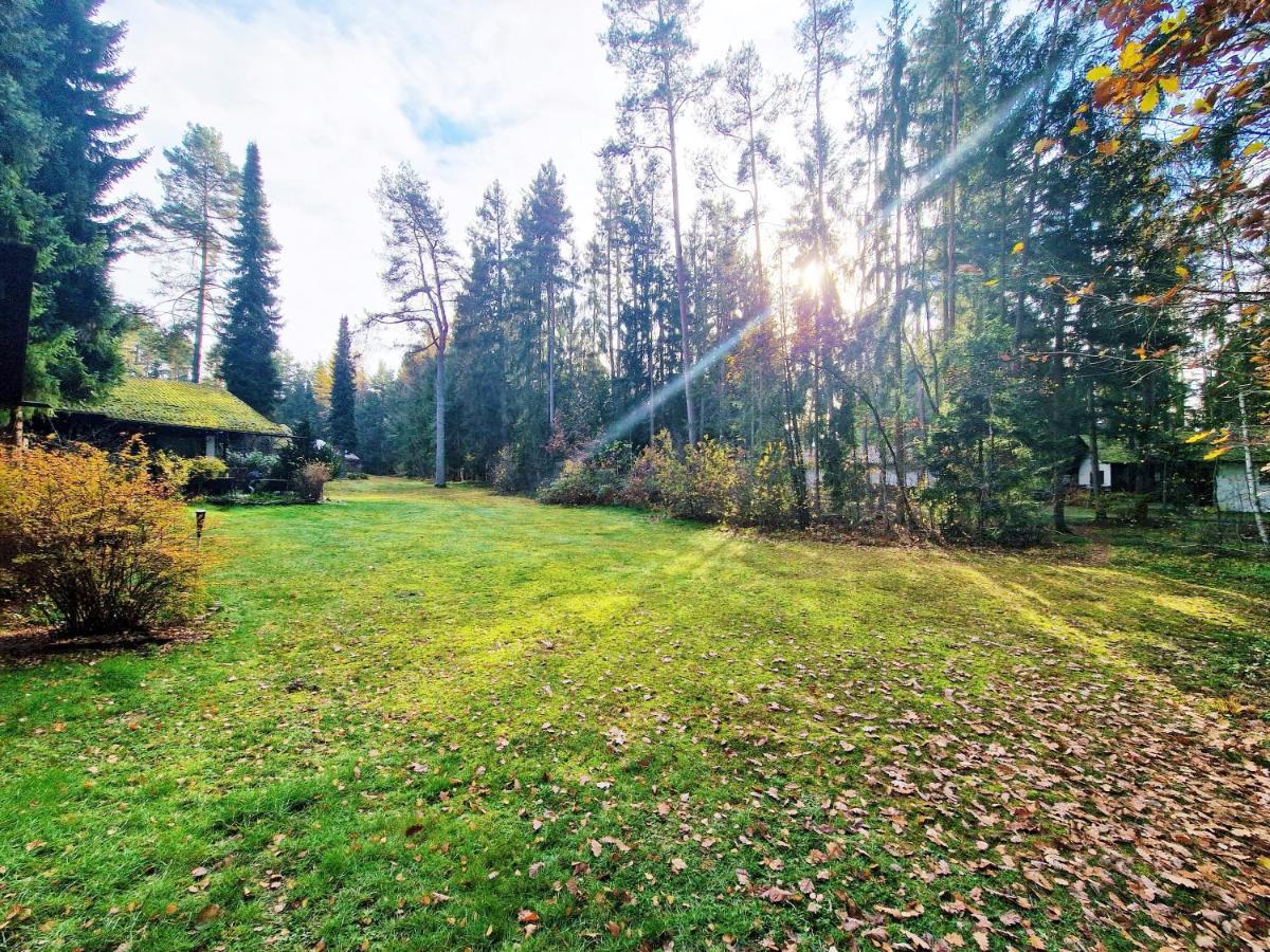 Bungalow Direkt Am See, Mit Eigenem Boot Родинг Екстериор снимка