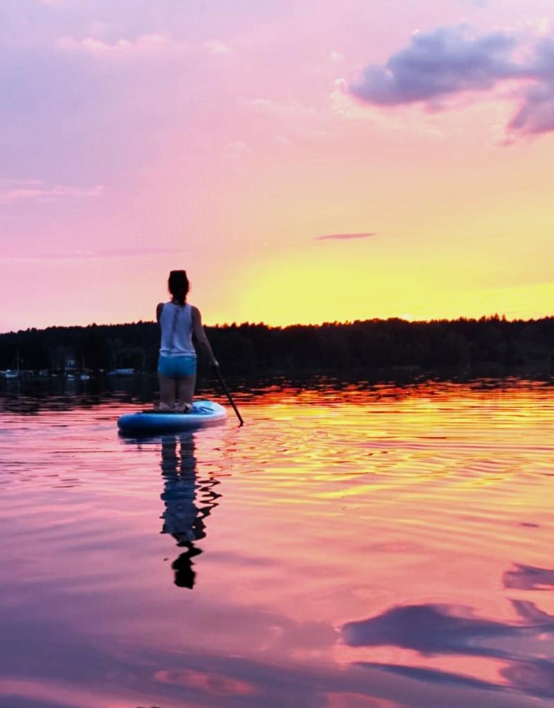 Bungalow Direkt Am See, Mit Eigenem Boot Родинг Екстериор снимка