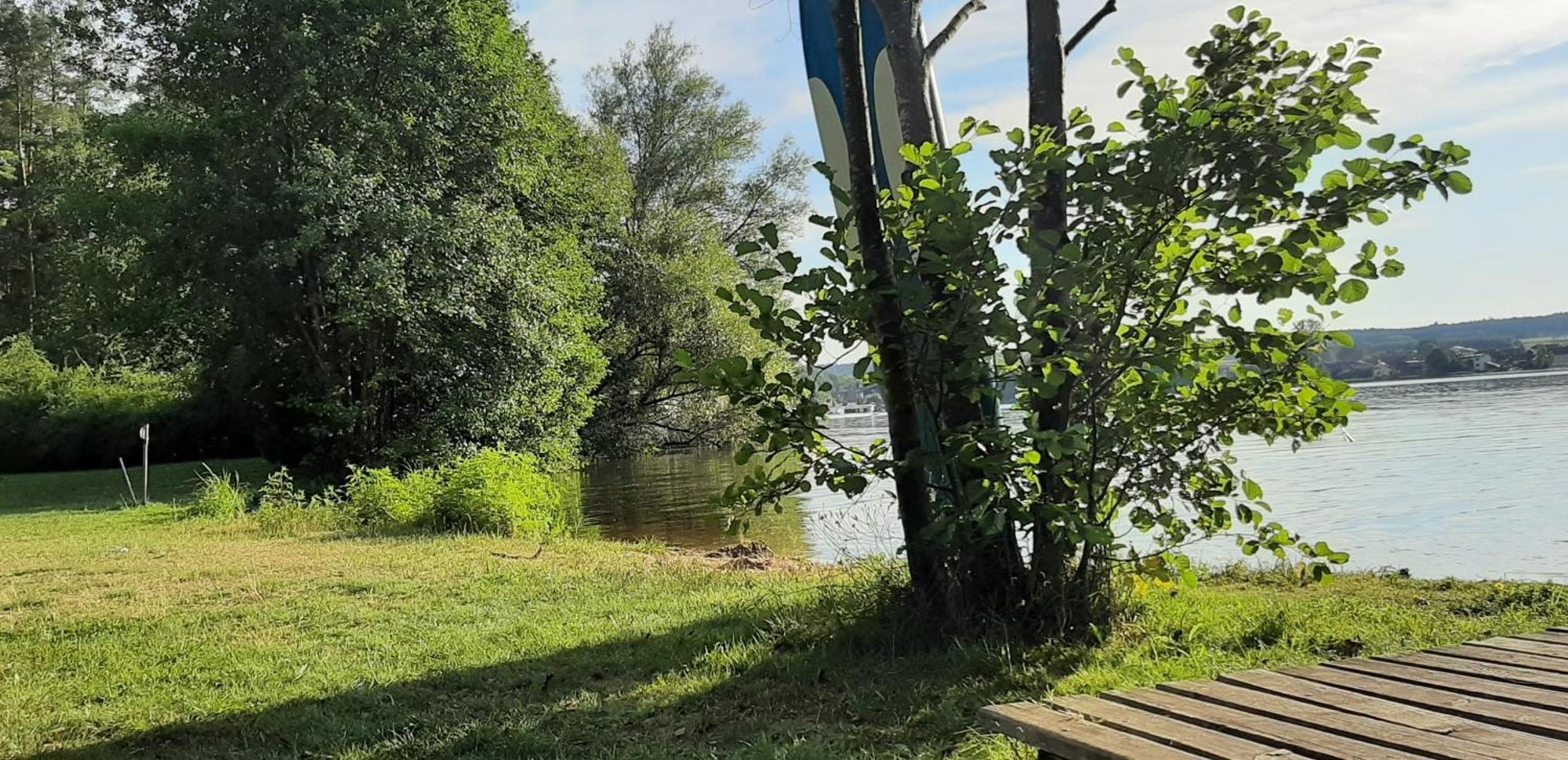 Bungalow Direkt Am See, Mit Eigenem Boot Родинг Екстериор снимка