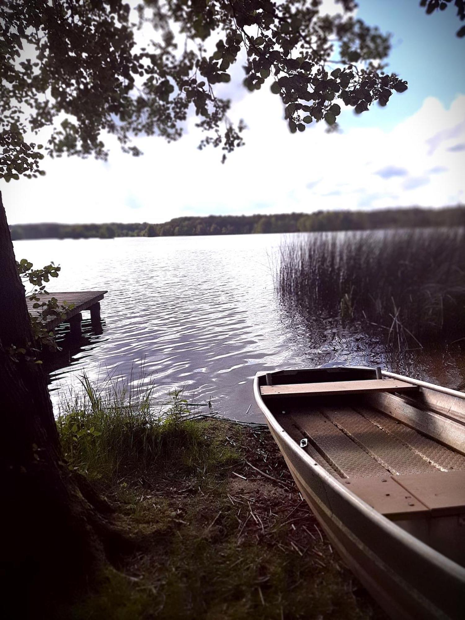 Bungalow Direkt Am See, Mit Eigenem Boot Родинг Екстериор снимка
