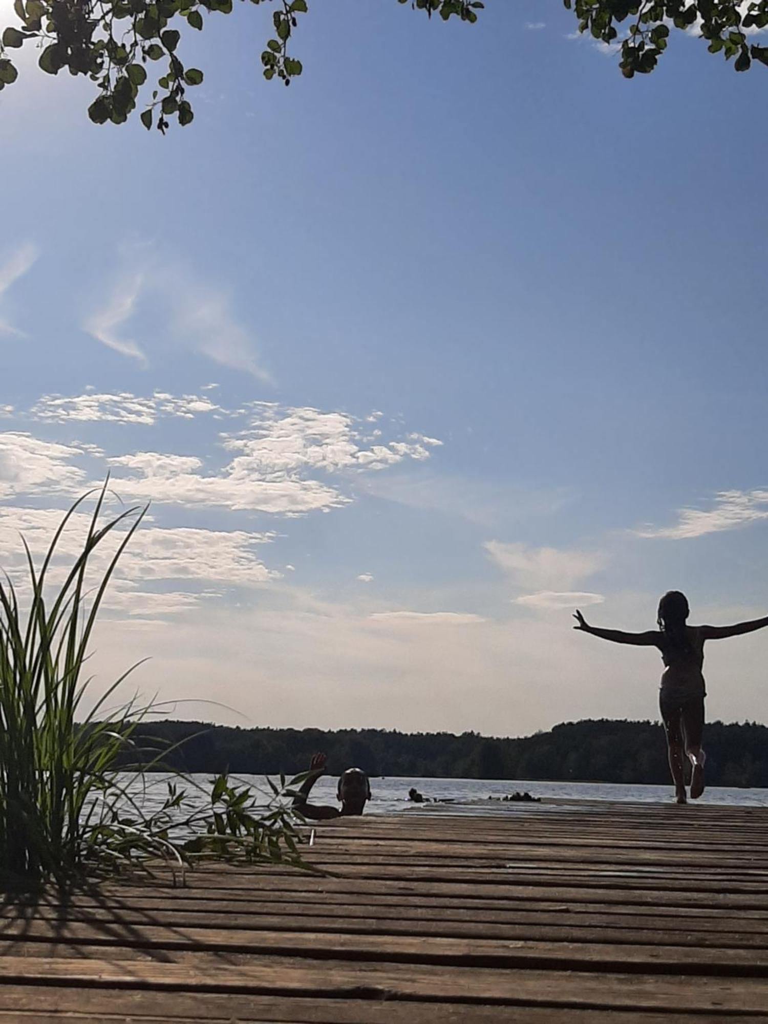 Bungalow Direkt Am See, Mit Eigenem Boot Родинг Екстериор снимка